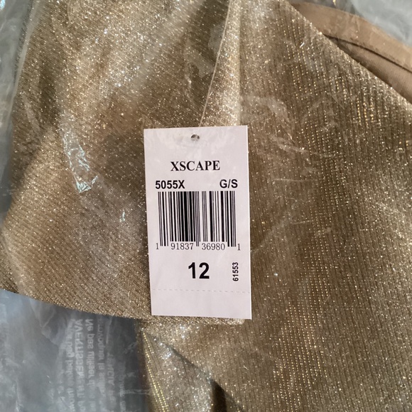 Xscape Gown - Picture 2 of 7